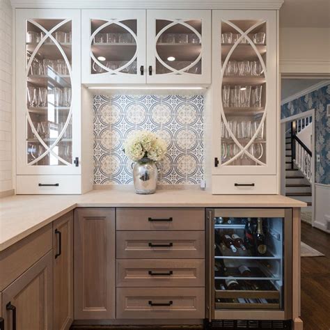 Crystal cabinets - A tradition that began in 1947, in the garage of cabinetmaker Tom Hammer, has evolved into one of the largest custom cabinet manufacturers in the U.S. To this day, Crystal Cabinet Works continues the tradition of fine custom cabinet making.